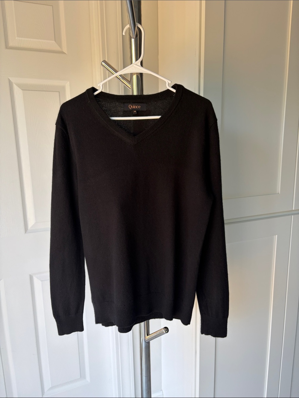 Quince Men's Black V-Neck Mongolian Cashmere V-neck Sweater, Size M.